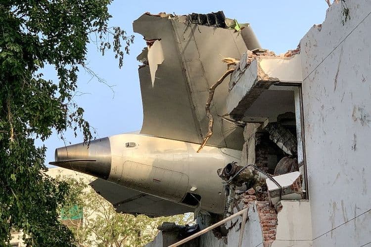 Inde: un Boeing d'Air India s'écrase sur une zone résidentielle, au moins 265 morts