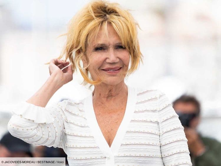 Clémentine Célarié "abusée par une soeur" : l'actrice révèle le traumatisme d'enfance qu'elle a vécu