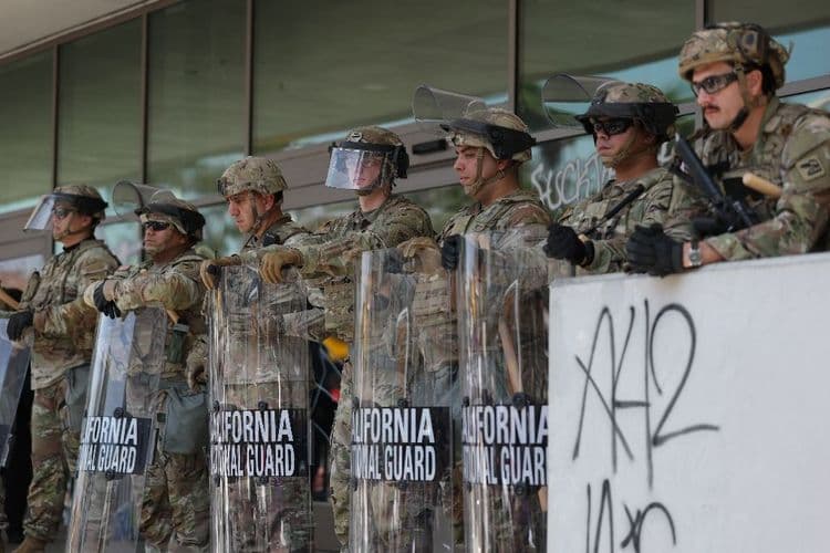 Trump envoie des centaines de Marines à Los Angeles