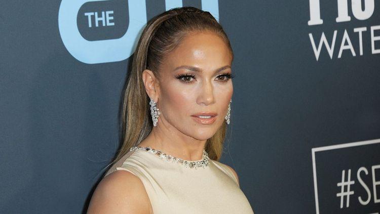 Jennifer Lopez répond à ses détracteurs sur sa vie intime : "Mangeuse d'hommes…