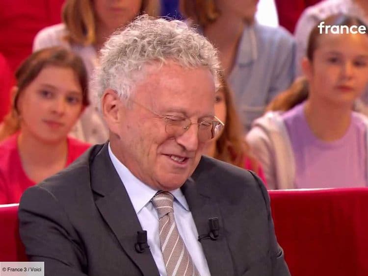 Nelson Monfort bouleversé par un message surprise de sa fille et de sa petite-fille dans Vivement dimanche (ZAPTV)