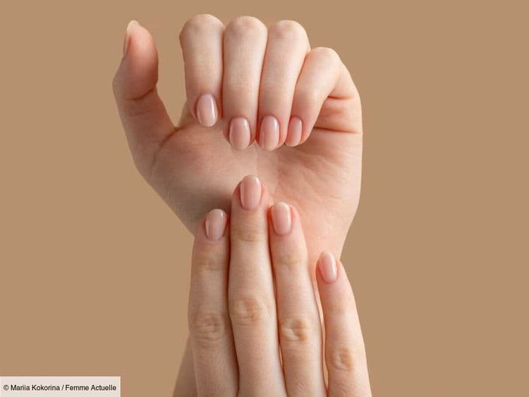 3 mauvaises habitudes qui endommagent les ongles selon cette dermatologue - la troisième est très fréquente !