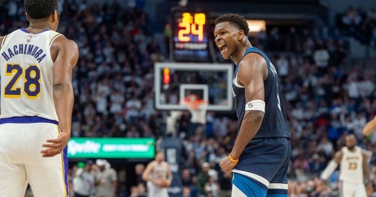 Les Wolves enfoncent les Lakers