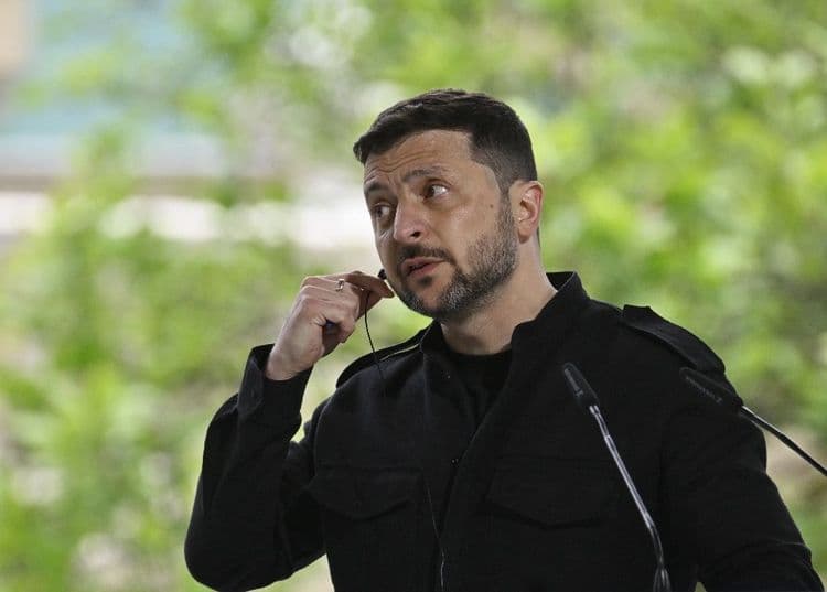 Ukraine: Zelensky réclame une trêve et invite Poutine à le rencontrer jeudi à Istanbul