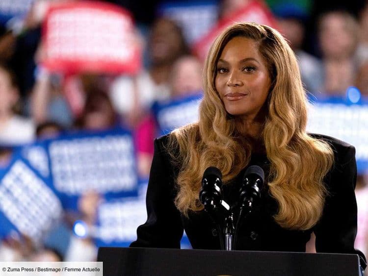 Dans une robe blazer courte, Beyoncé affiche son soutien à Kamala Harris lors d'un meeting de campagne