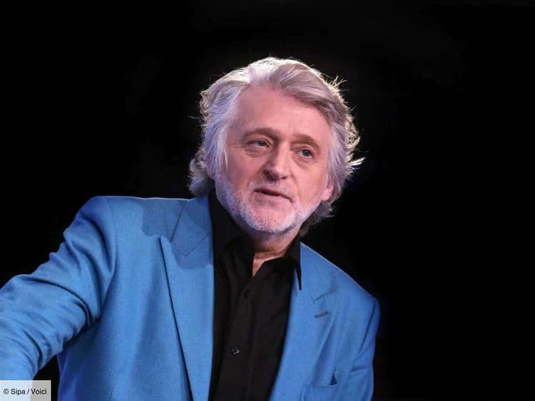 “Je vais t’étouffer, je vais t’étrangler” : Gilbert Rozon violemment agressé par le mari d’une plaignante pendant son procès pour agressions sexuelles