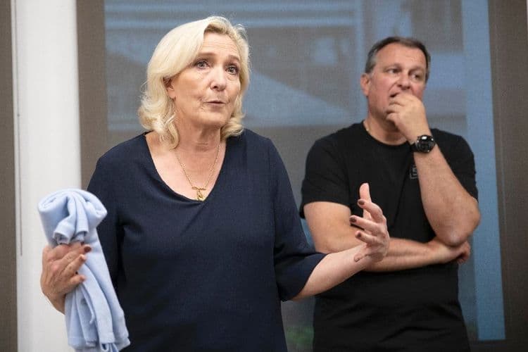 Le Pen veut "participer" aux consultations avec Macron sur la Nouvelle-Calédonie
