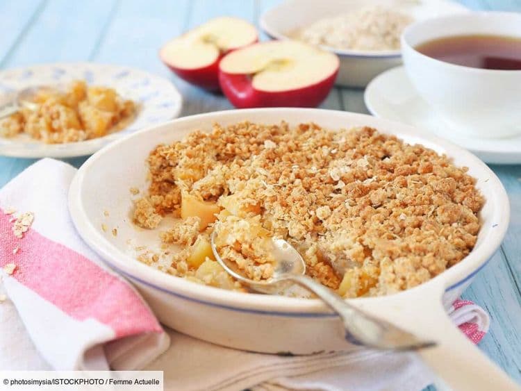 Crumble trop trop bon, sans sucre, sans beurre et sans farine : la recette bluffante