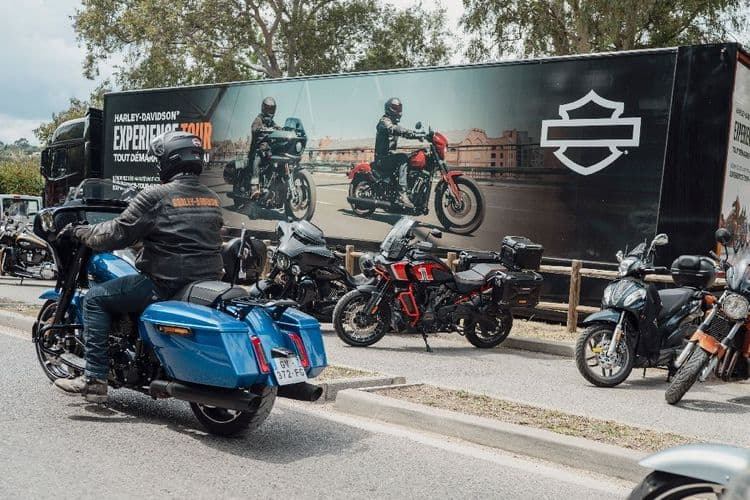 Près de Saint-Tropez, Harley-Davidson dans le doute mais ses fans à la fête