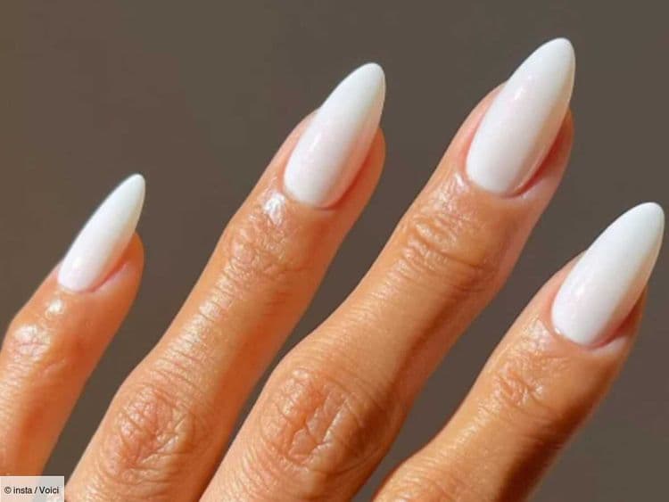 Tendance manucure d'été : les Coconut nails, la teinte facile qui sublime les mains et les pieds
