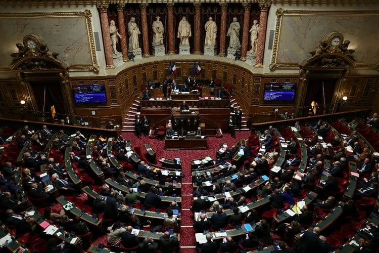 "Plusieurs appels par jour, c'était infernal": le Parlement s'apprête à interdire le démarchage téléphonique non consenti