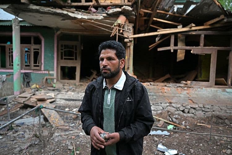 Dans les villages frontaliers indiens, survivre après les bombardements pakistanais