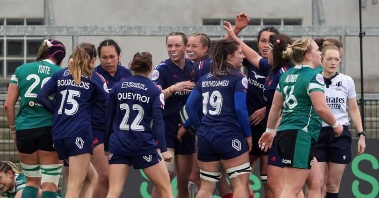 Les Bleues débutent par une victoire