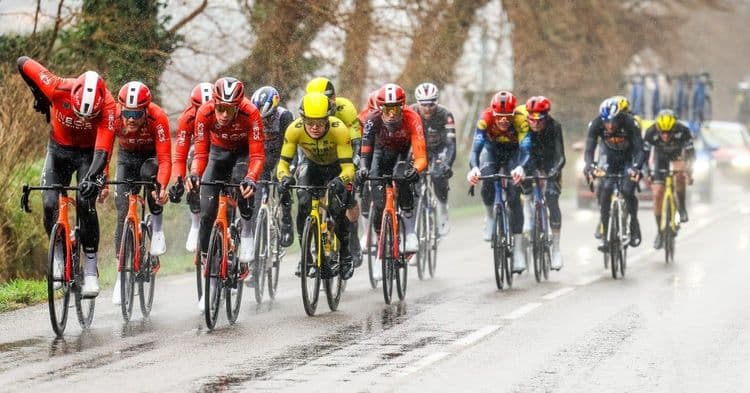 Terrible chute sur Paris-Nice !