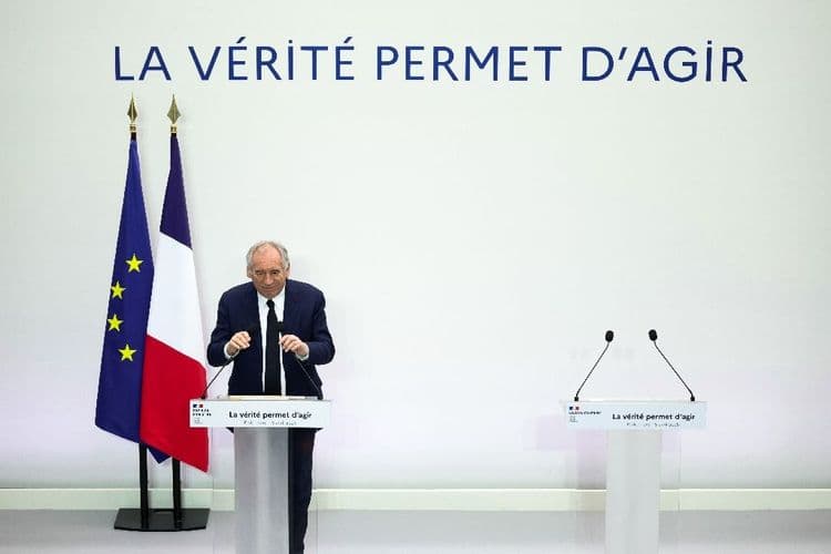 Dette: Bayrou présente un sombre "diagnostic" aux Français mais reste discret sur ses remèdes