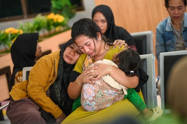 Indonésie: 4 morts, 30 disparus dans le naufrage d'un ferry au large de Bali