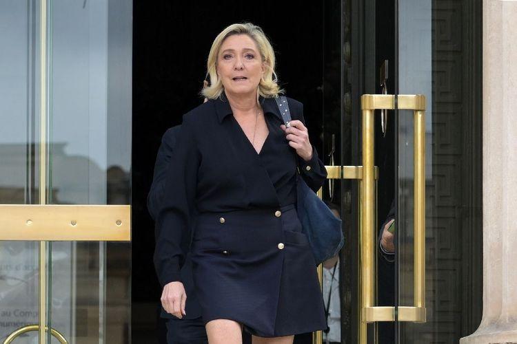 Marine Le Pen estime que la rafle du Vel d'Hiv a été ordonnée par "les autorités françaises"