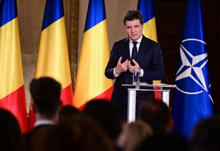 Présidentielle roumaine : contre le candidat pro-européen, une virulente campagne de désinformation