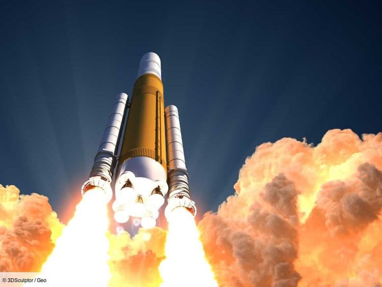48 mètres de long: le moteur-fusée géant créé pour retourner sur la Lune fait ses premiers essais