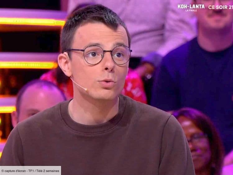 "Je me promène toujours avec" : Émilien (12 coups de midi) révèle ce qui se trouve dans le sac caché à l’écran, qu’il porte à chaque tournage