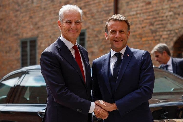 Macron veut renforcer les liens de défense avec la Norvège