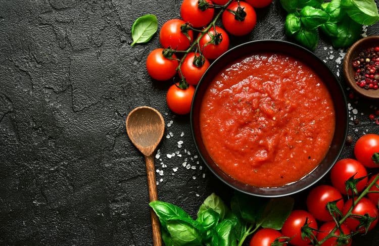 Voici pourquoi il vaut mieux manger plutôt des tomates cuites que crues pour la santé