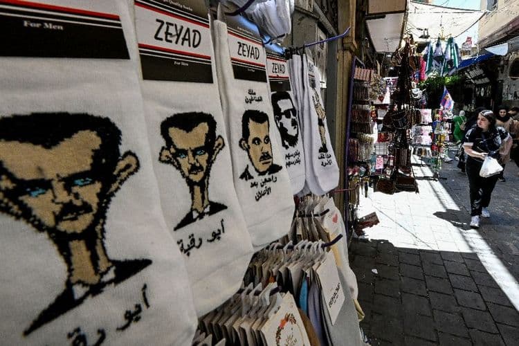 A Damas, des chaussettes tournent en ridicule le président déchu et son clan