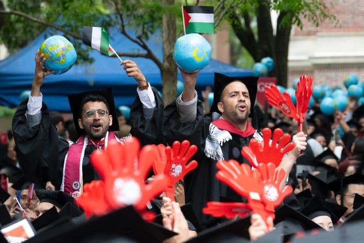 Trump durcit sa bataille contre les universités Harvard et Columbia
