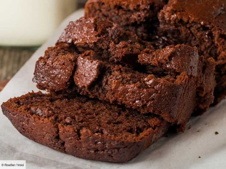 Gâteau au chocolat : le dessert facile sans lait, sans beurre, sans farine… et sans cuisson !