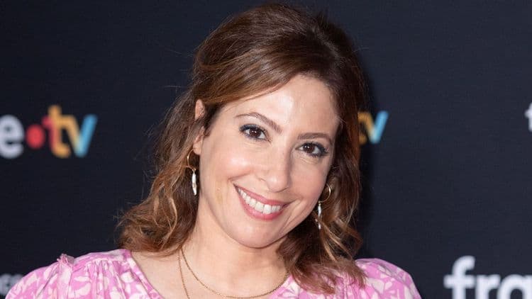 Léa Salamé : bientôt présentatrice du JT de France 2,elle a failli dire oui à BFMTV