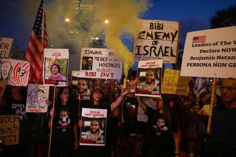 A Tel-Aviv, des familles d'otages crient leur colère pendant le discours de Netanyahu aux Etats-Unis
