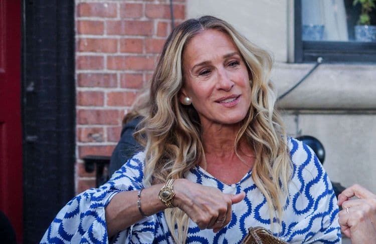 Anne-Élisabeth Lemoine fait pleurer Sarah Jessica Parker dans « C à vous »