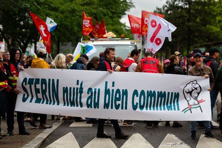 Nantes: manifestation contre un gala organisé par un fonds créé par le milliardaire Stérin