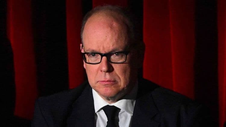 Prince Albert parle à Stéphane Bern de l’affaire qui l’éclabousse : "ce quelqu’un vient vous menacer dans votre bureau"