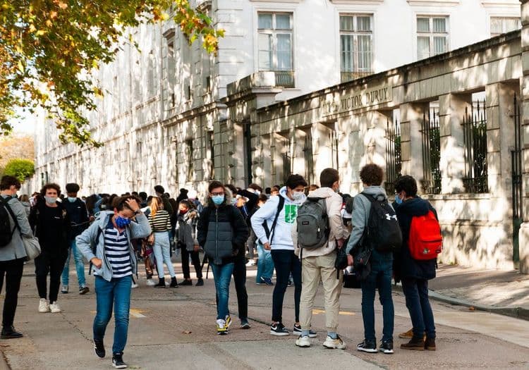 Où se trouvent les lycées avec 100% de réussite au baccalauréat ?