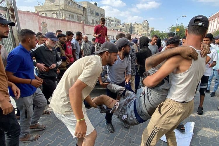 Gaza: des tirs israéliens font plus de 50 morts près d'un centre d'aide, selon les secours