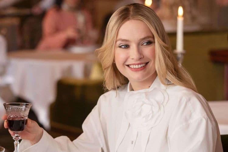 Pourquoi Camille Razat a quitté le rôle de Camille deLalisse dans Emily in Paris ?