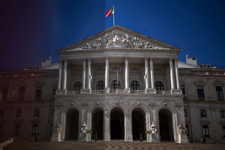 Les Portugais rappelés aux urnes, la droite au pouvoir favorite