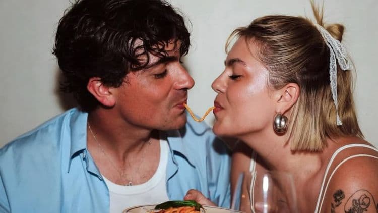 Après avoir dit oui à Florian Rossi, Louane poursuit la féerie dans un lieu incontournable de Paris