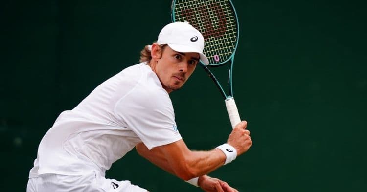 De Minaur passe l'obstacle
