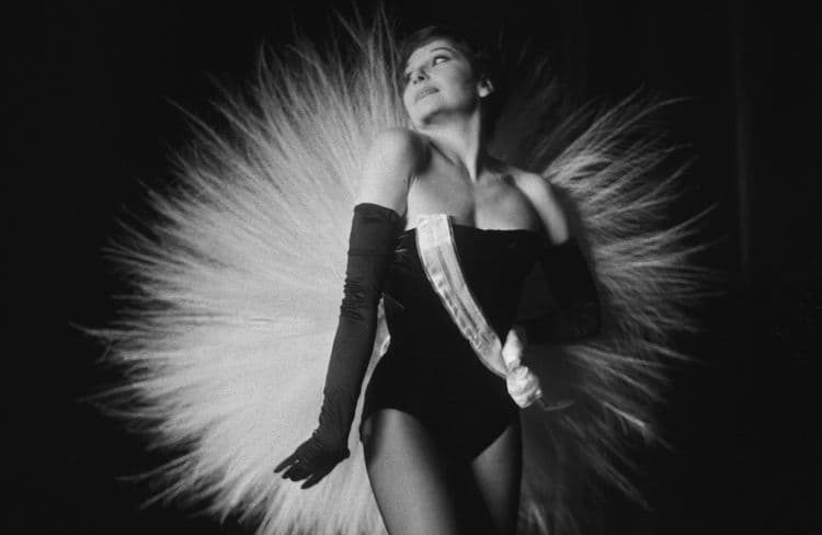 L’histoire de « Mon truc en plumes », la chanson de Zizi Jeanmaire que Lady Gaga va chanter aux JO