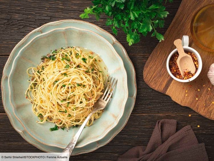 Spaghetti Aglio Olio e Peperoncino : la recette qui sent bon l'Italie parfaite pour le diner
