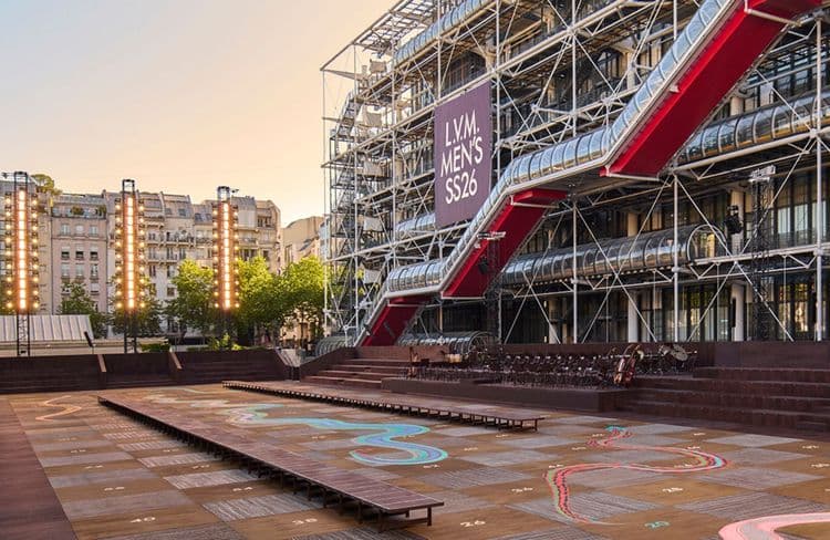 Quand les décors de défilés deviennent de véritables installations architecturales
