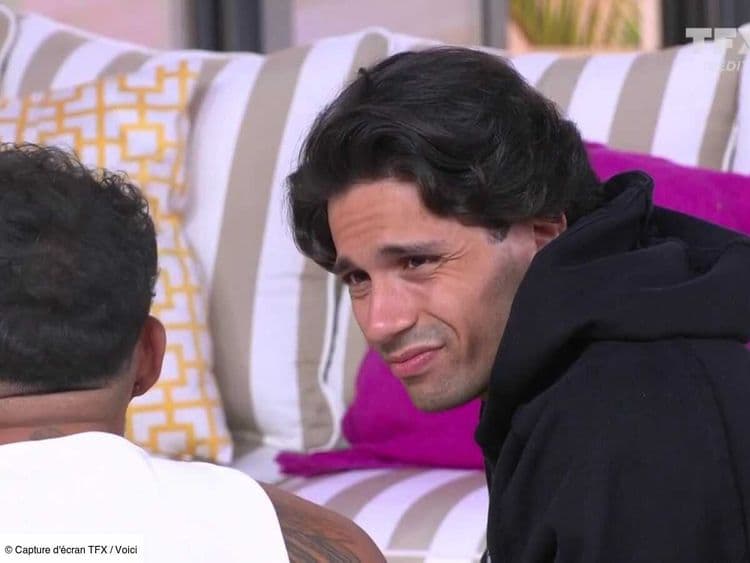 "C'est comme une tata" : la confidence de Mayer à Vivian au sujet de sa relation avec Romy anéantit les internautes