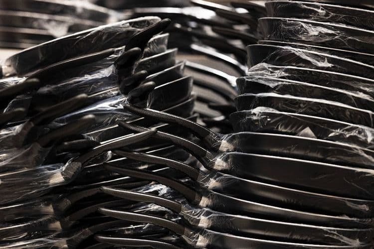 Poêles en Téflon "sûres": Tefal (SEB) attaqué en justice par des associations