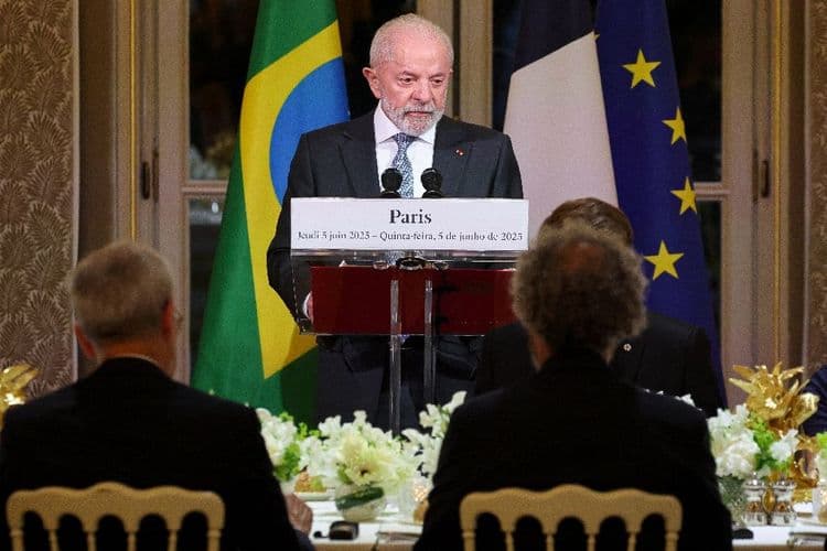 Lula reçoit une prestigieuse distinction d'une université française