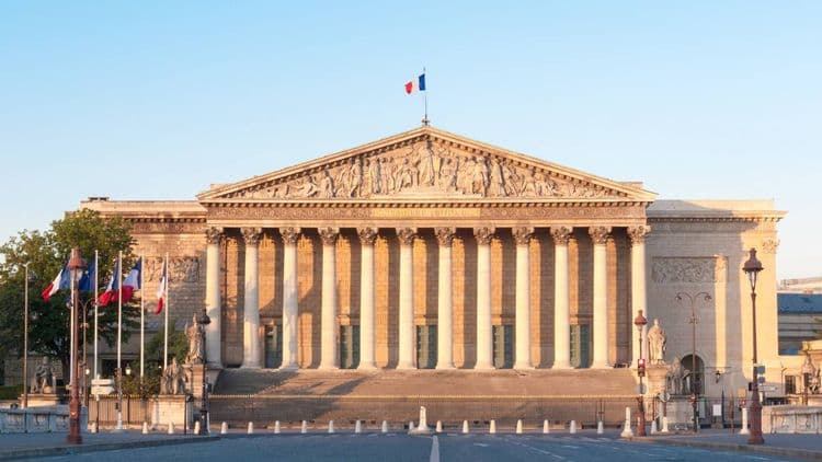 Nouveau budget 2025 : sera-t-il possible d'y réintégrer l'impôt sur les très hauts revenus ?