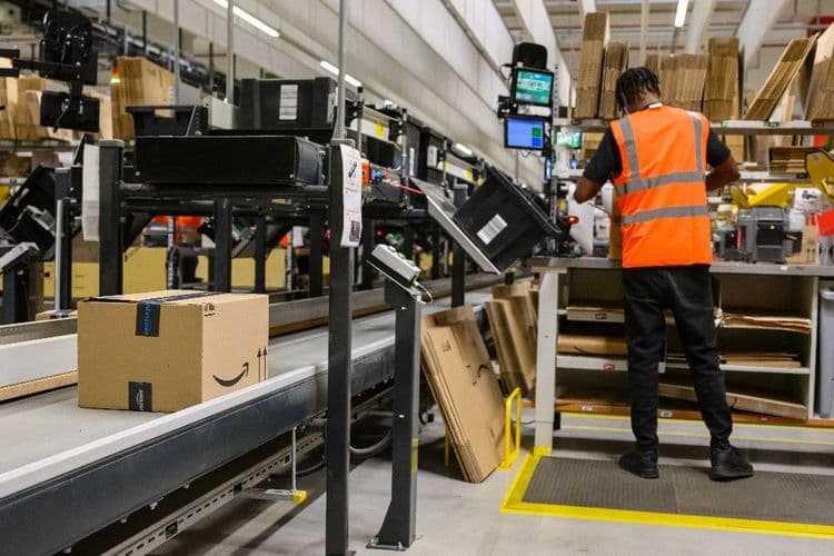 Commerce en ligne: toujours plus d'achats, la mode et l'habillement en tête