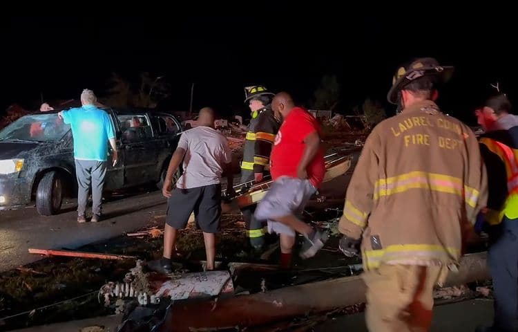 Des tornades font au moins 20 morts dans le centre des Etats-Unis