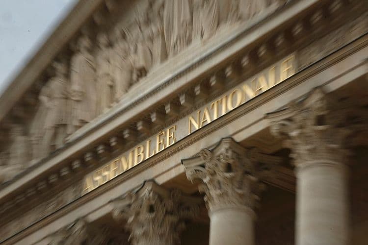 Législatives: le RN à 31%, la gauche unie à 28% et la majorité à 18%, selon un sondage